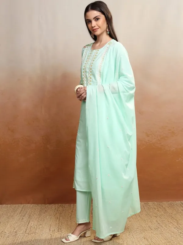 Vishudh Women Green Embroidered Kurta With Trousers And Dupatta