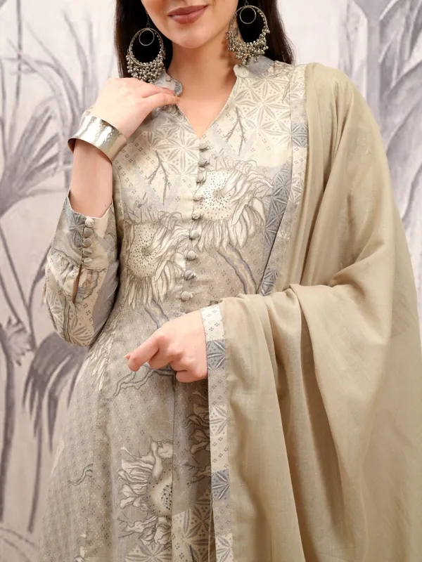 Women Kurta With Trousers & Dupatta