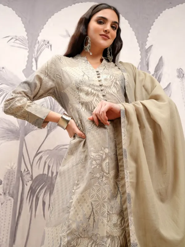 Women Kurta With Trousers & Dupatta