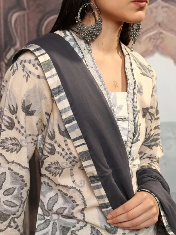 Vishudh Women Grey Printed Kurta With Trousers And Dupatta