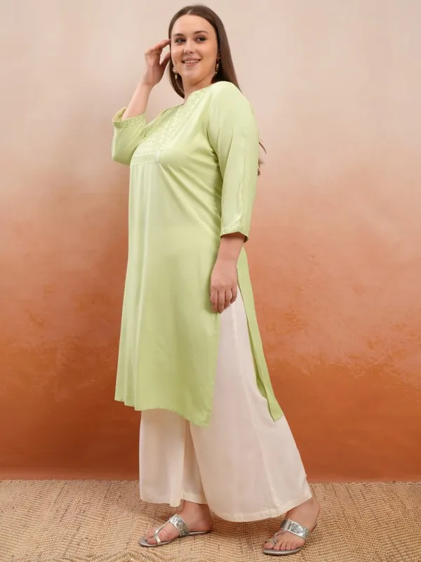 Vishudh Women Green Embroidered Straight Kurta