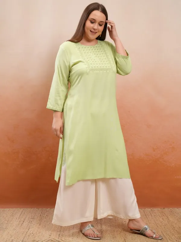 Vishudh Women Green Embroidered Straight Kurta