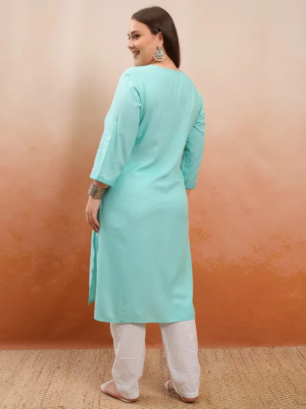 Vishudh Women Green Embroidered Straight Kurta