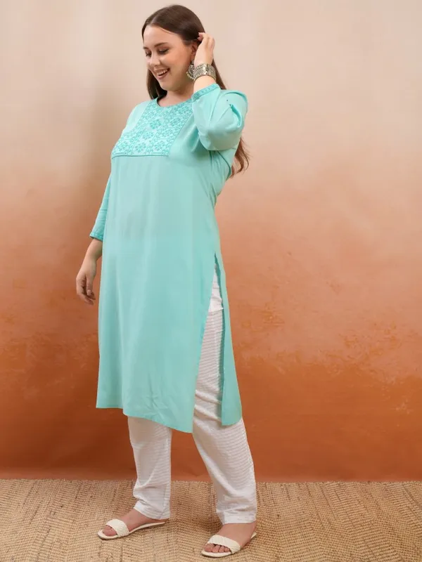 Vishudh Women Green Embroidered Straight Kurta