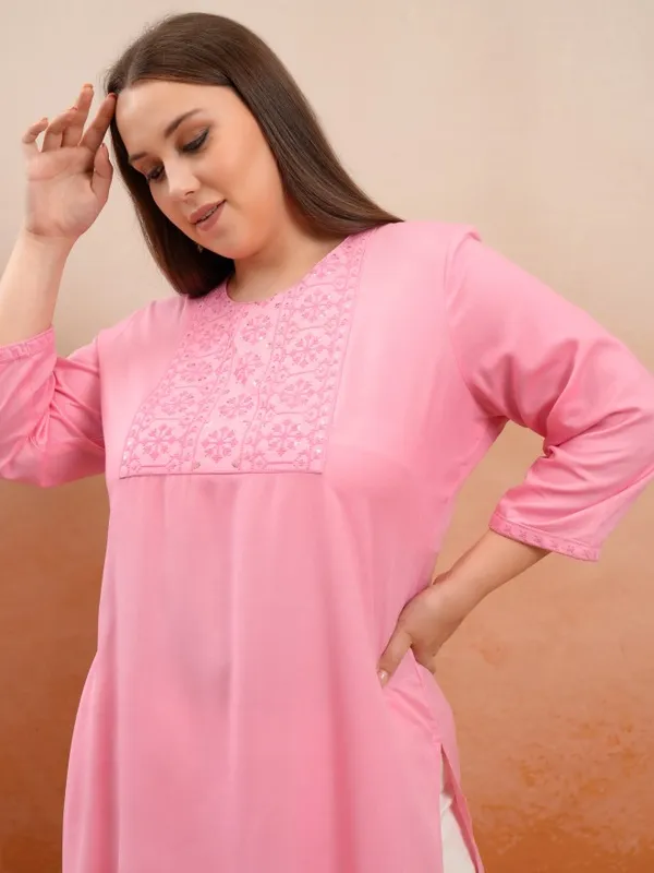 Vishudh Women Pink Embroidered Straight Kurta