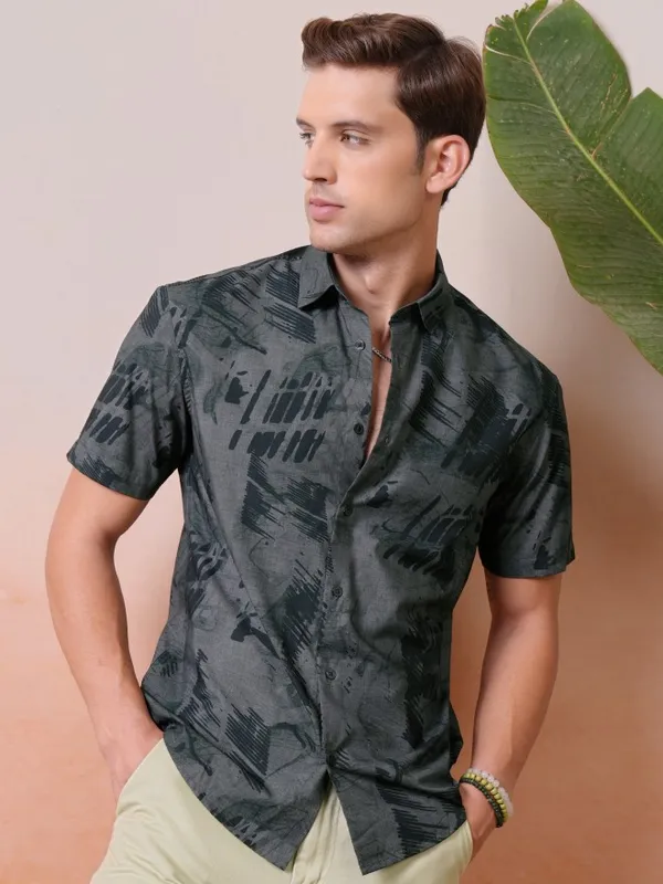 Men Relaxed Fit Casual Shirt