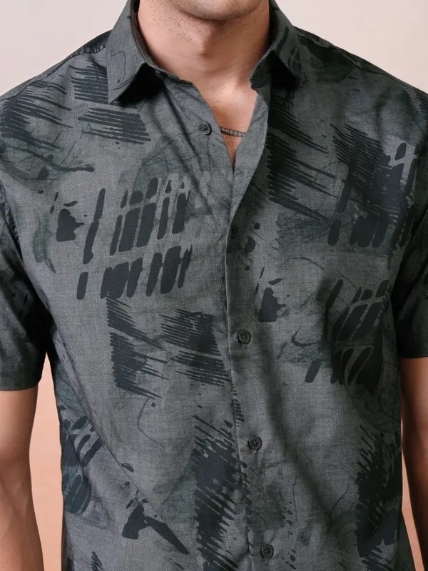 Men Relaxed Fit Casual Shirt