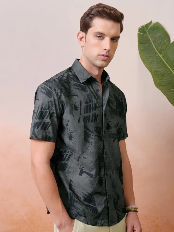 Locomotive Men Grey Printed Relaxed Fit Casual Shirt