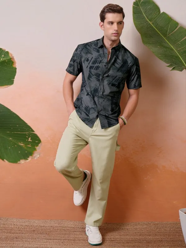 Locomotive Men Grey Printed Relaxed Fit Casual Shirt