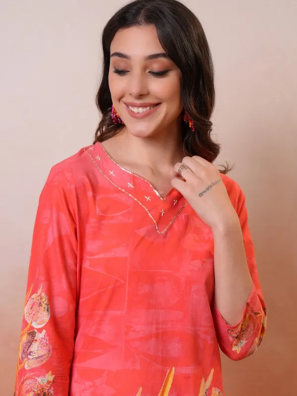 Vishudh Women Red Printed Straight Kurta