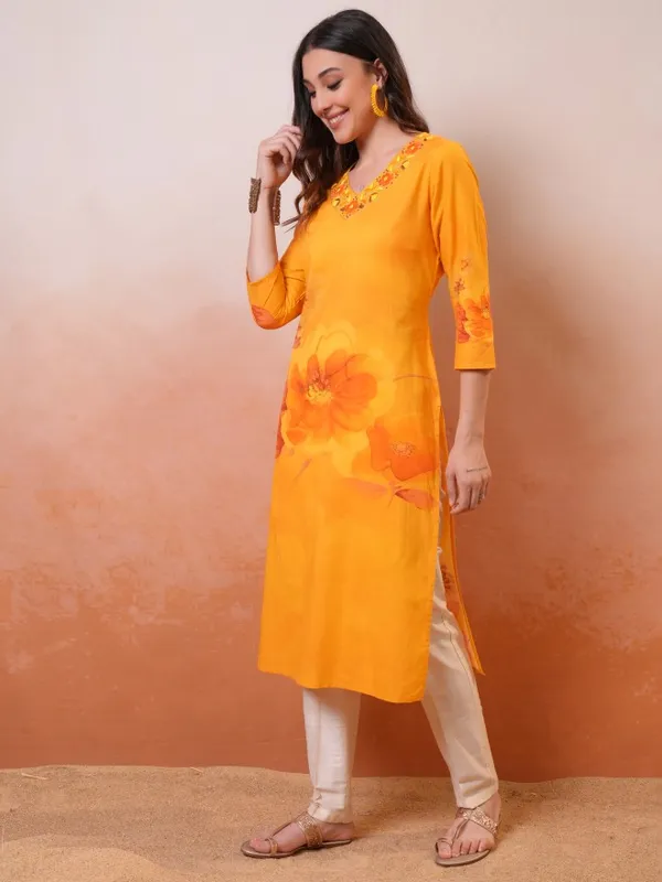 Vishudh Women Mustard Printed Straight Kurta