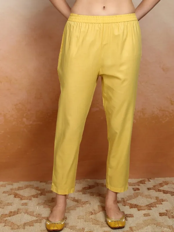 Women Kurta With Trousers & Dupatta