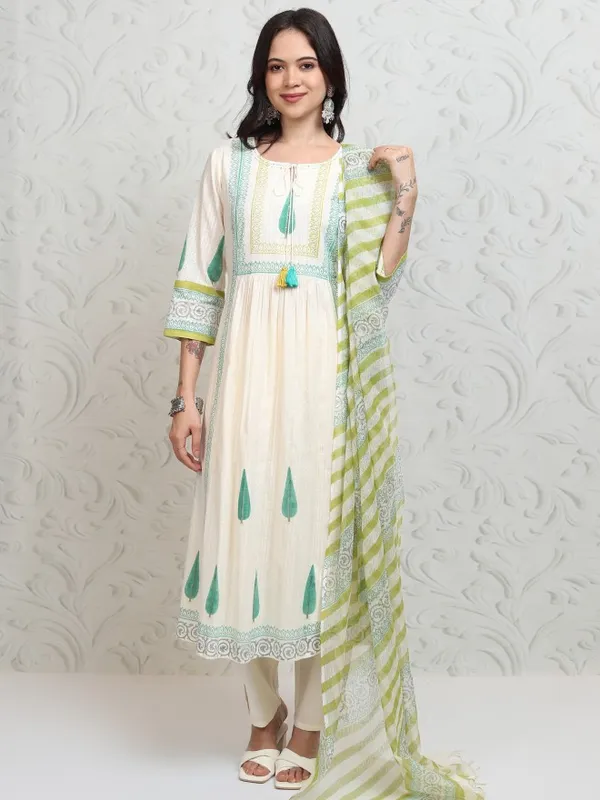 Women Kurta With Trousers & Dupatta
