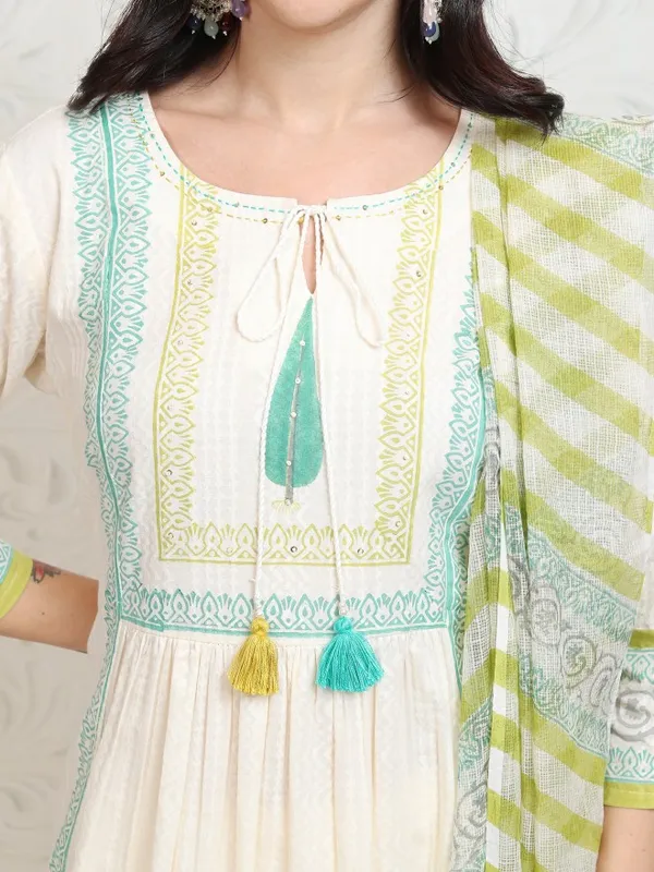Women Kurta With Trousers & Dupatta