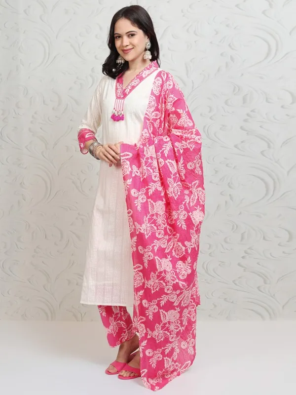 Women Kurta With Trousers & Dupatta