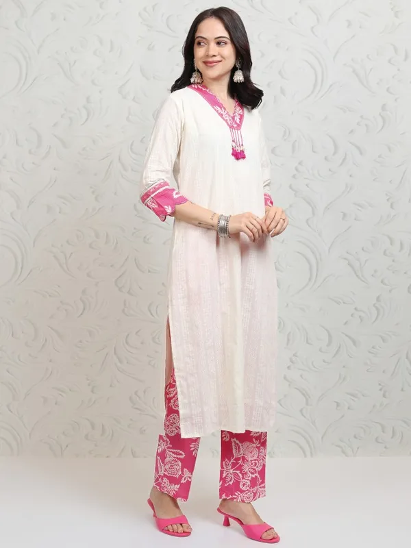 Women Kurta With Trousers & Dupatta