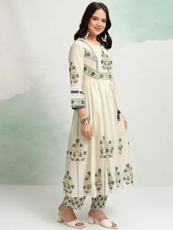 Women Kurta With Trousers