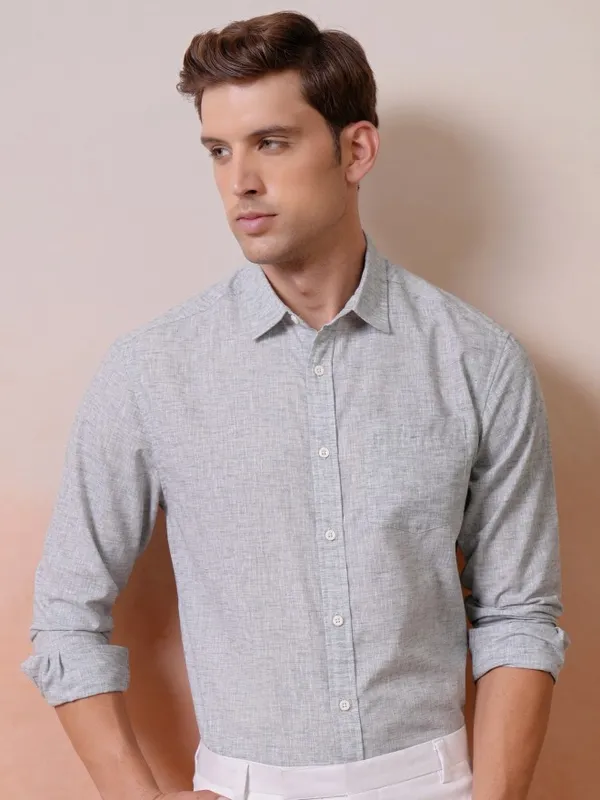 Locomotive Premium Men Grey Solid Relaxed Shirt