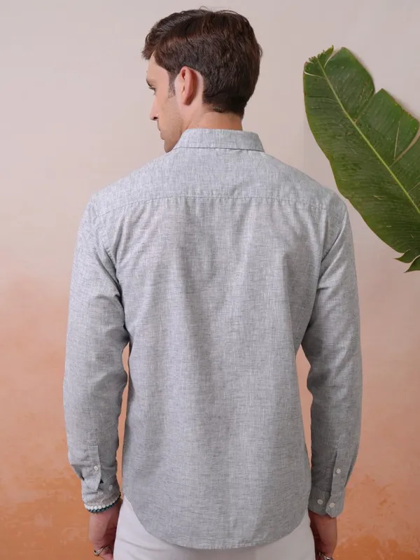 Locomotive Premium Men Grey Solid Relaxed Shirt