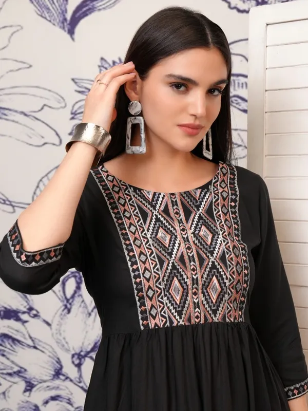 Vishudh Women Black Printed Fit and Flare Dress