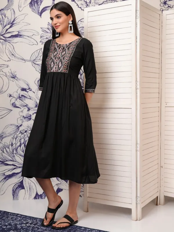 Vishudh Women Black Printed Fit and Flare Dress
