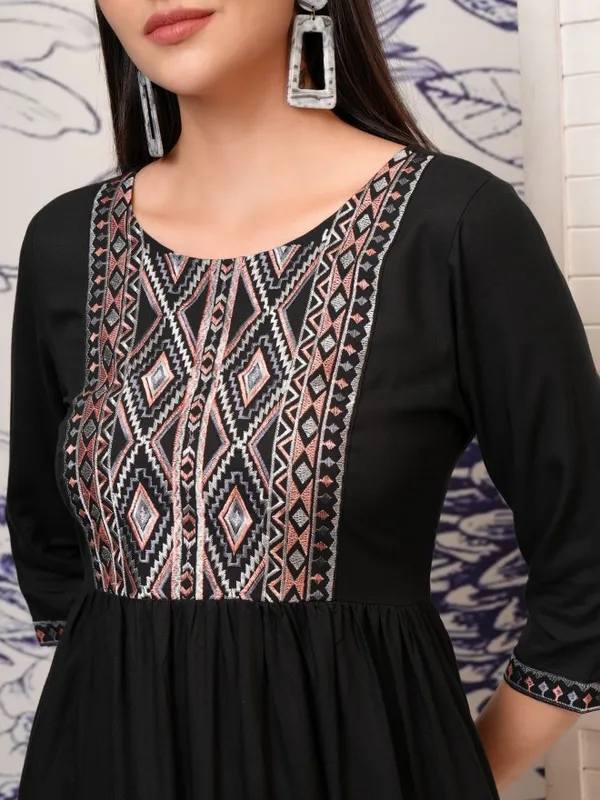 Vishudh Women Black Printed Fit and Flare Dress