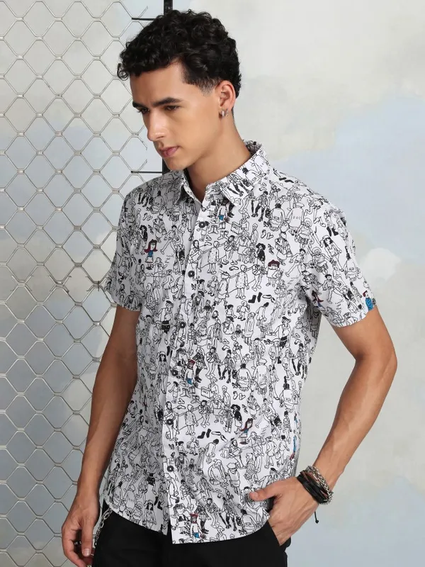 Highlander Men White Printed Slim Fit Casual Shirt
