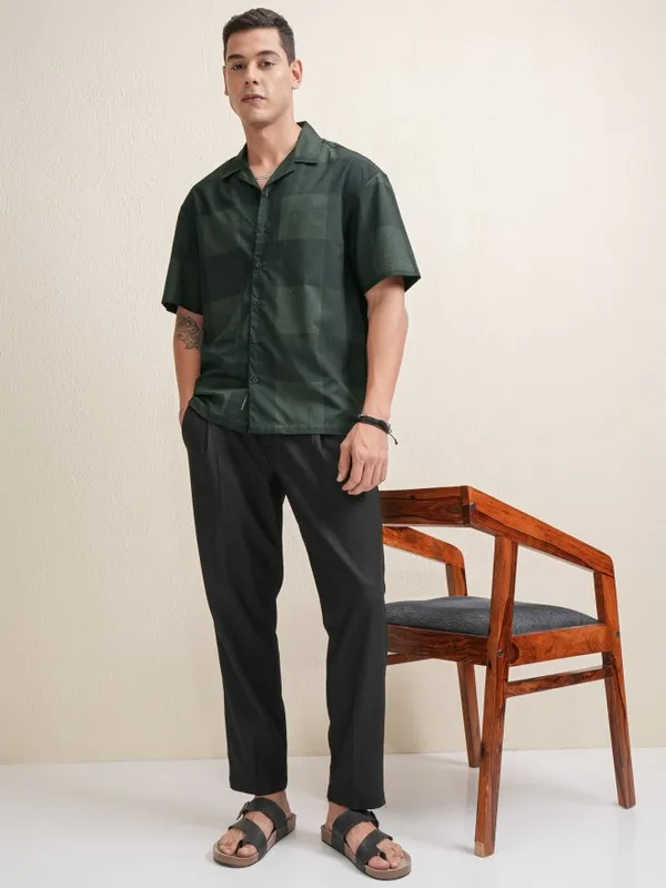 Locomotive Premium Men Green Checked Oversized Fit Casual Shirt