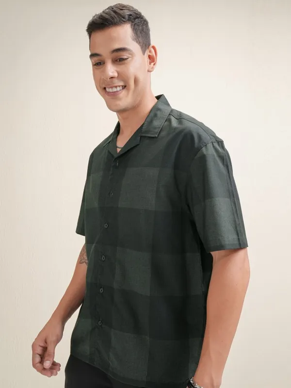 Locomotive Premium Men Green Checked Oversized Fit Casual Shirt