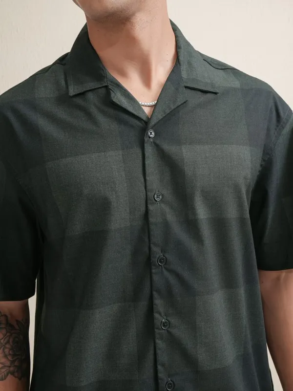 Locomotive Premium Men Green Checked Oversized Fit Casual Shirt
