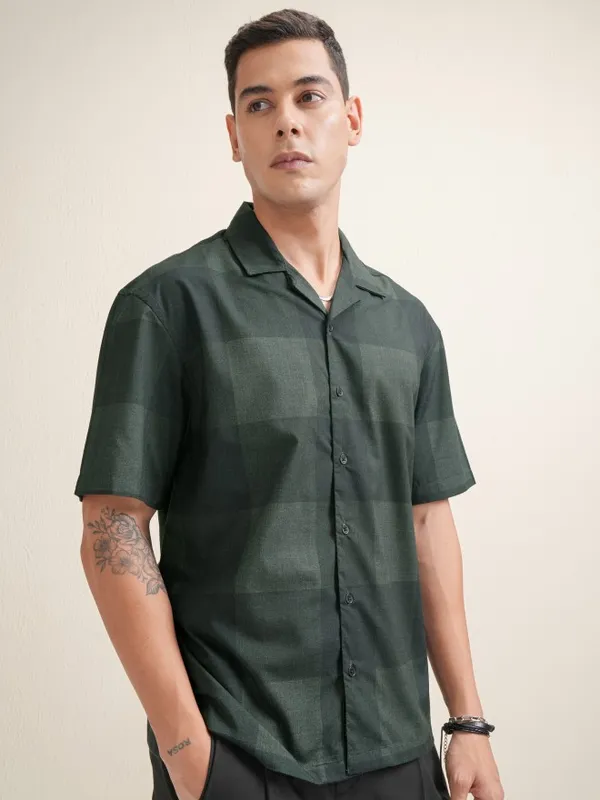Locomotive Premium Men Green Checked Oversized Fit Casual Shirt