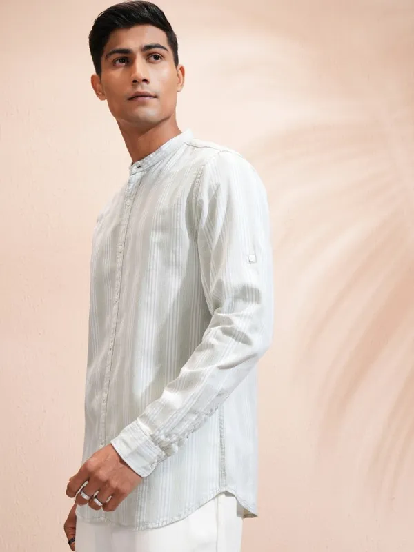 Locomotive Men Green Striped Regular Fit Casual Shirt