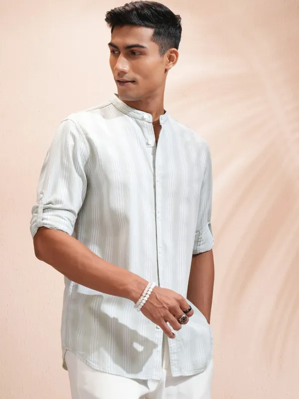 Locomotive Men Green Striped Regular Fit Casual Shirt