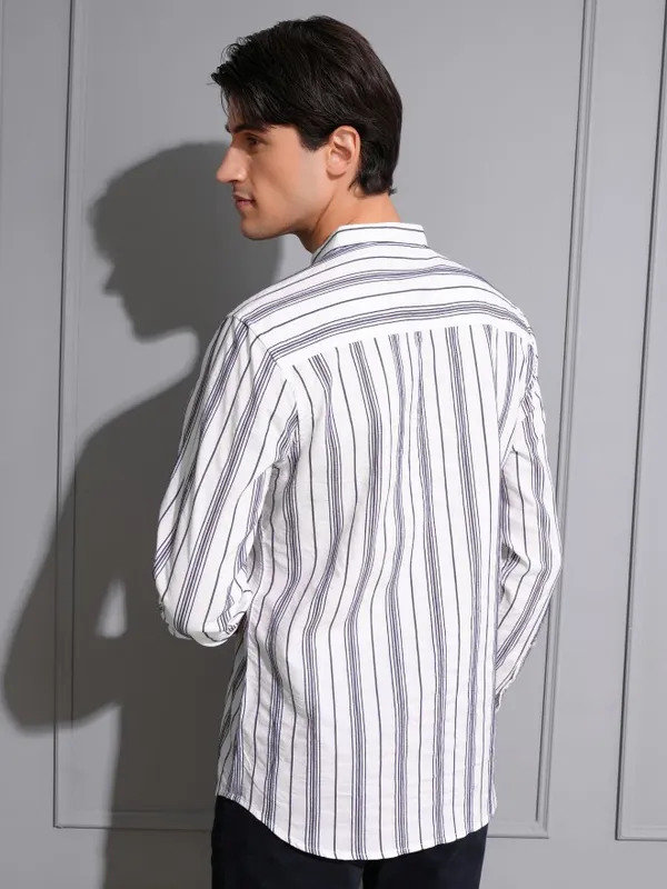 Locomotive Men Navy Blue Striped Regular Fit Casual Shirt