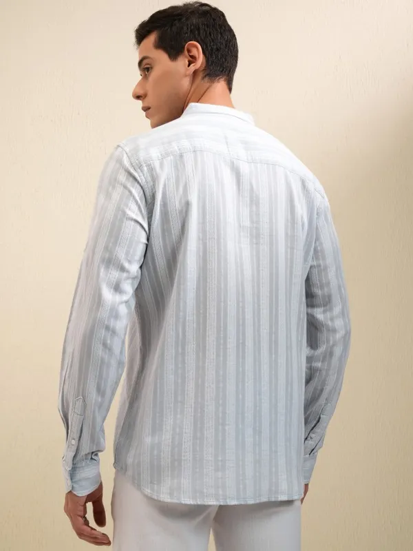 Locomotive Men Grey Striped Regular Fit Casual Shirt