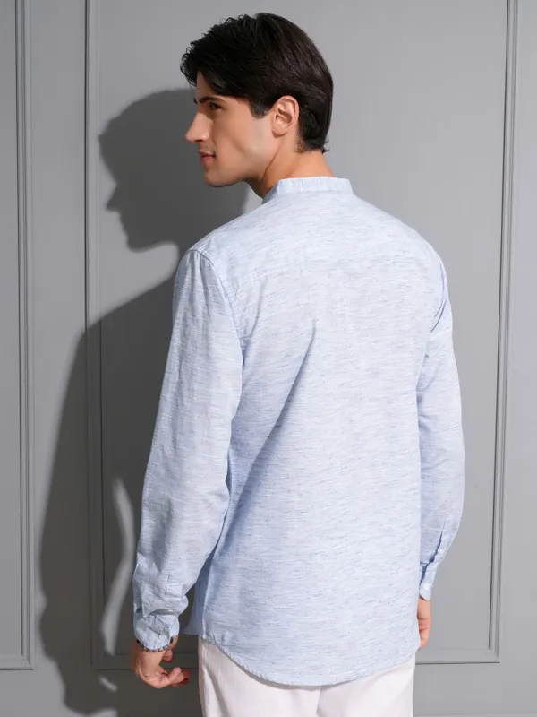 Locomotive Men Blue Solid Regular Fit Casual Shirt