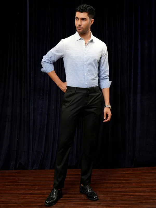 Locomotive Premium Men Navy Blue Striped Regular Fit Casual Shirt