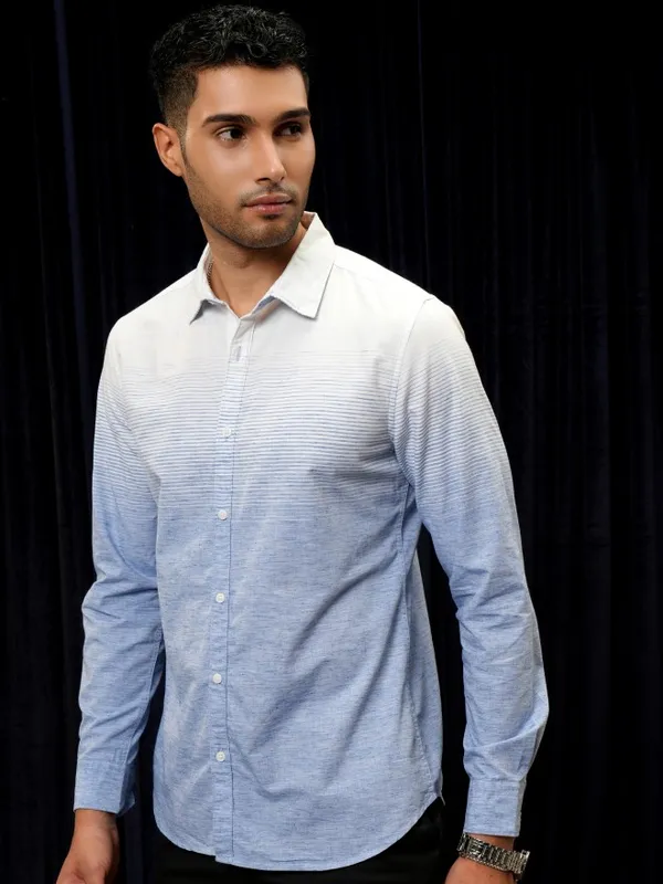 Locomotive Premium Men Navy Blue Striped Regular Fit Casual Shirt
