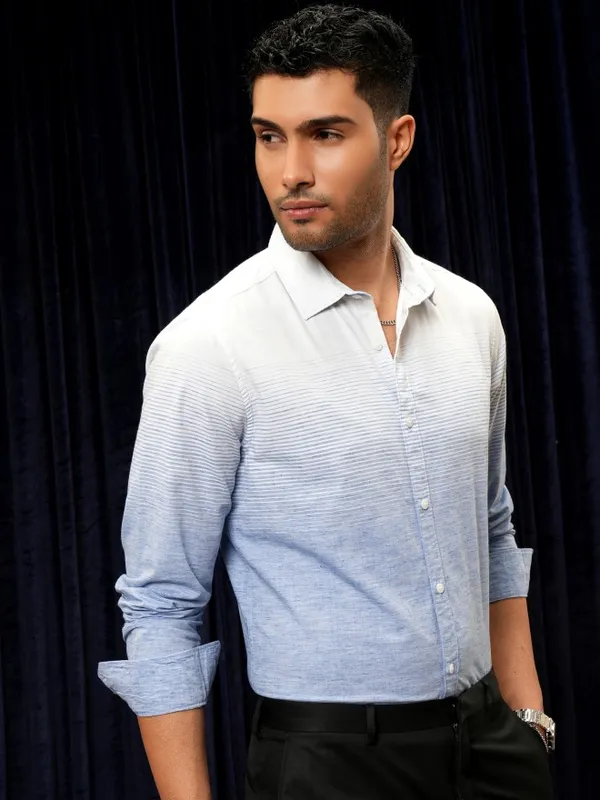 Locomotive Premium Men Navy Blue Striped Regular Fit Casual Shirt