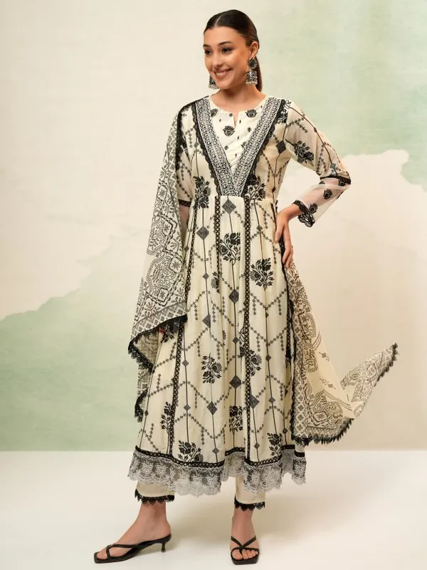 Women Kurta With Trousers & Dupatta