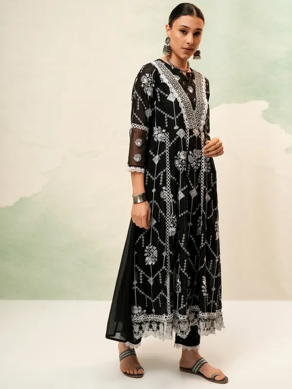 Vishudh Women Black Embroidered Kurta With Trousers And Dupatta