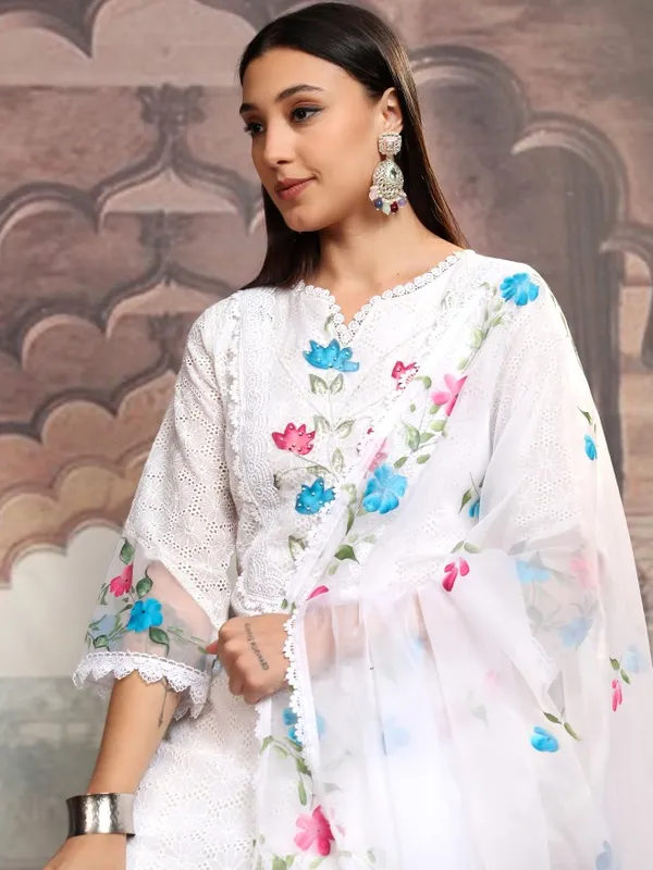 Women Kurta With Trousers & Dupatta