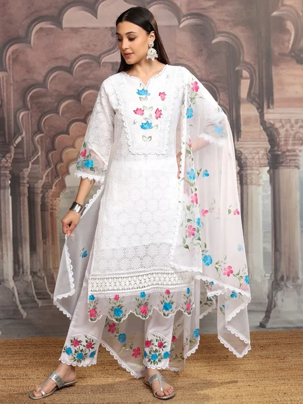 Women Kurta With Trousers & Dupatta