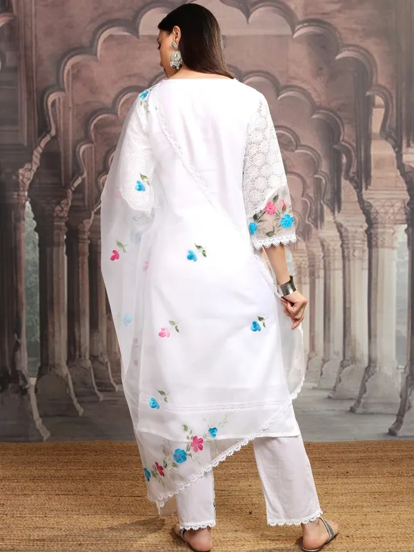 Women Kurta With Trousers & Dupatta