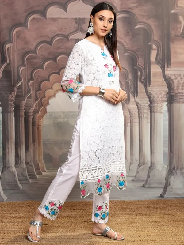 Women Kurta With Trousers & Dupatta