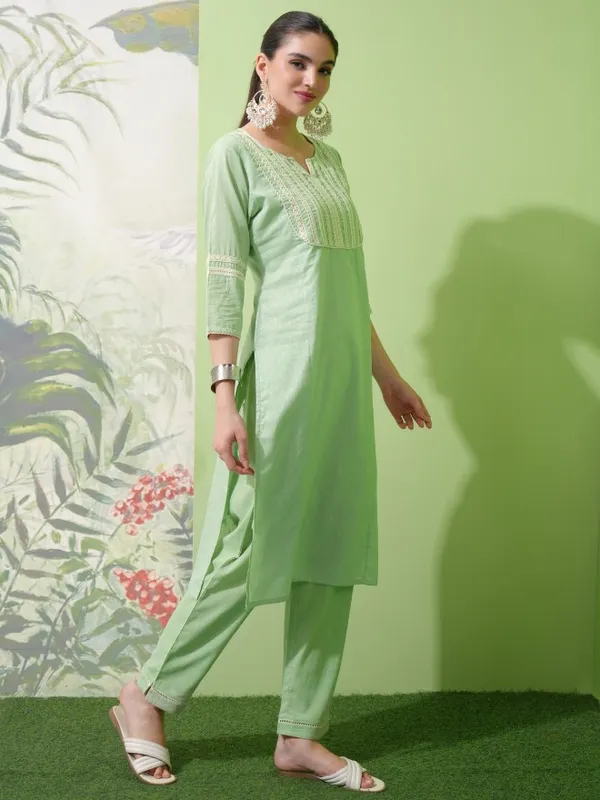 Vishudh Women Green Embroidered Kurta With Trousers & Dupatta