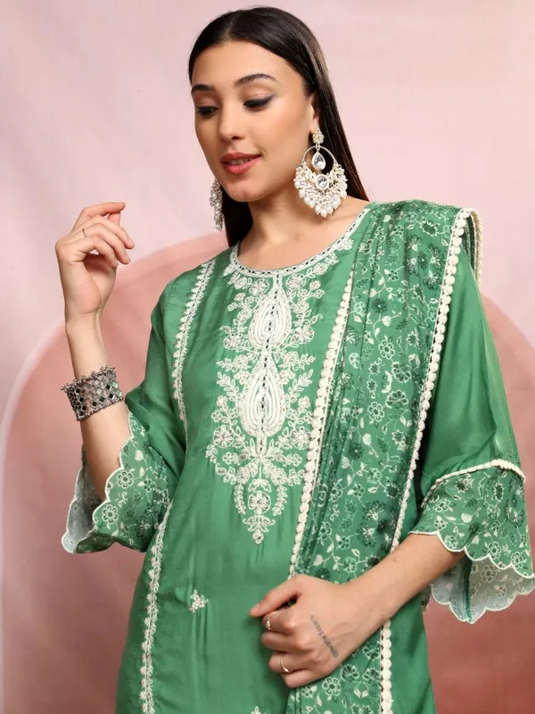 Vishudh Women Green Embroidered Kurta With Trouser And Dupatta