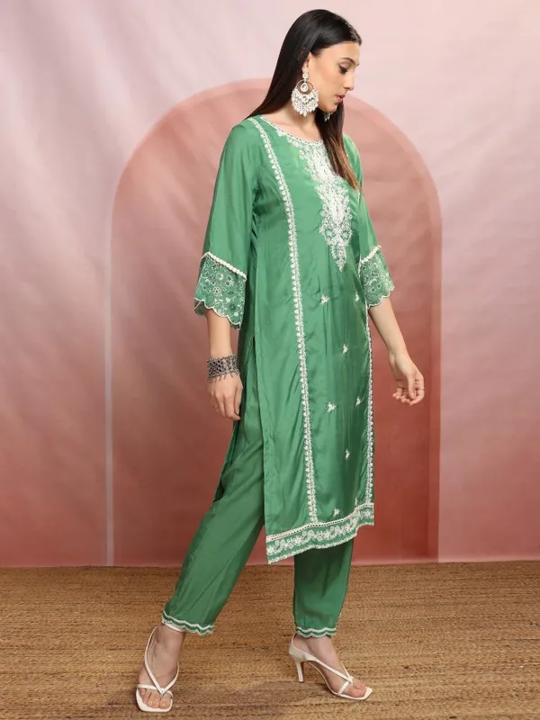 Vishudh Women Green Embroidered Kurta With Trouser And Dupatta