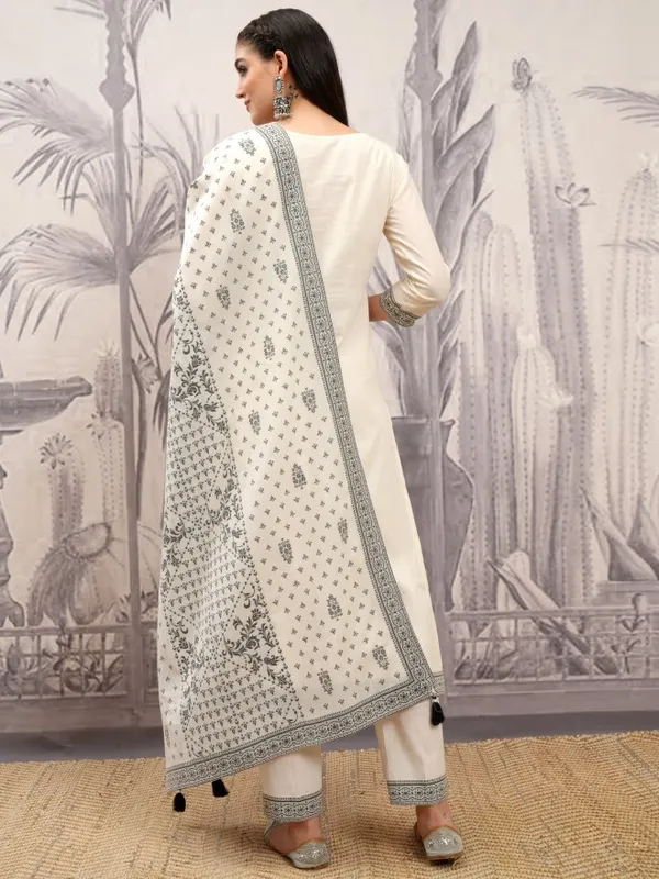 Vishudh Women Off White Embroidered Kurta With Trousers And Dupatta