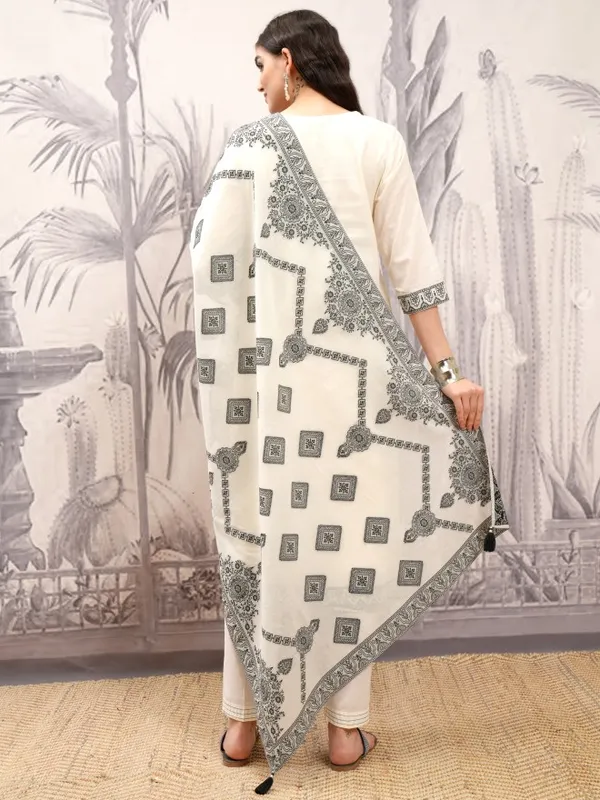 Vishudh Women Off White Printed Kurta With Trouser And Dupatta